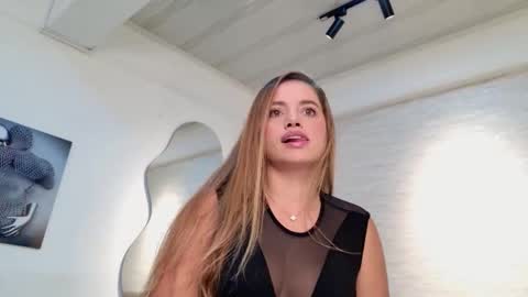 Snapshot of sophie_rousses chatting on 02-11-26, 01:05 sophie_rousses online show from 02-11-26, 01:05