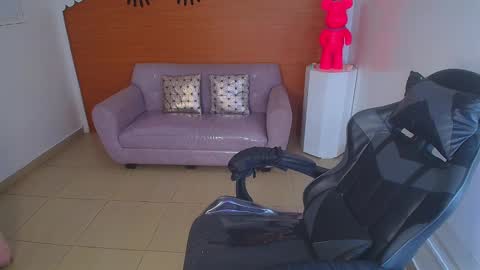 Snapshot of sophie_t_ chatting on 12-24-24, 03:38 Sofia online show from 12-24-24, 03:38