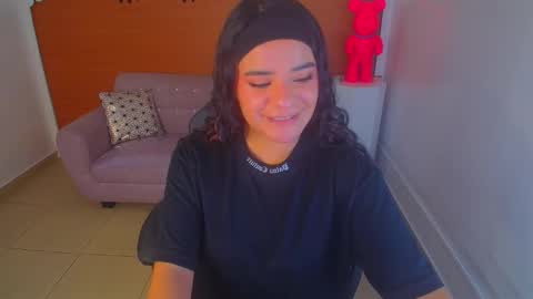 Snapshot of sophie_t_ chatting on 01-08-25, 10:16 Sofia online show from 01-08-25, 10:16