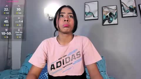 Snapshot of sophie_w1 chatting on 01-08-26, 12:07 sophie_w1 online show from 01-08-26, 12:07