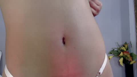 Snapshot of sophie_w1 chatting on 06-24-26, 12:04 sophie_w1 online show from 06-24-26, 12:04