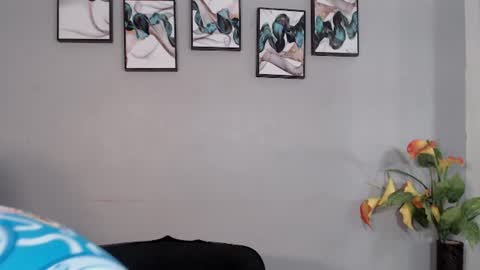 Snapshot of sophie_w1 chatting on 08-01-26, 12:26 sophie_w1 online show from 08-01-26, 12:26