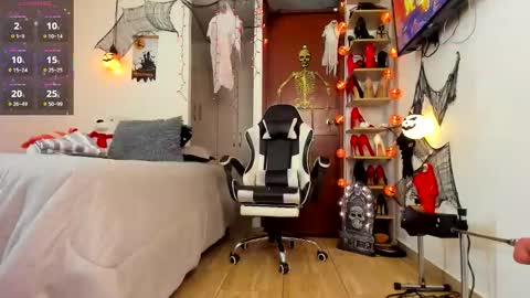 Snapshot of sophiebaker__ chatting on 10-04-25, 02:09 sophiebaker__ online show from 10-04-25, 02:09