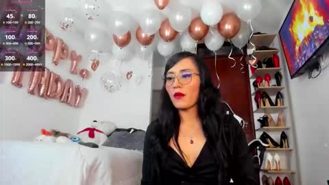 Snapshot of sophiebaker__ chatting on 11-04-25, 01:27 sophiebaker__ online show from 11-04-25, 01:27