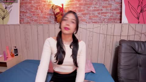 Snapshot of sophiebenson_ chatting on 12-28-24, 12:13 Sophie online show from 12-28-24, 12:13