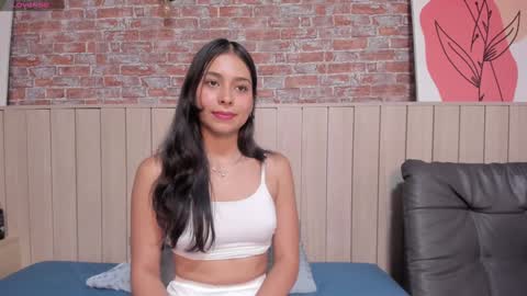 Snapshot of sophiebenson_ chatting on 02-06-25, 06:24 Sophie online show from 02-06-25, 06:24