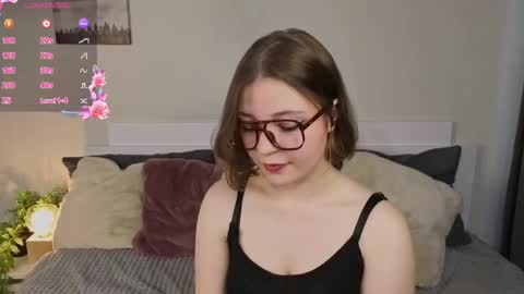 Snapshot of sophieblush chatting on 05-14-26, 05:03 Sophia online show from 05-14-26, 05:03