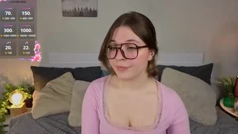 Snapshot of sophieblush chatting on 05-26-26, 05:47 Sophia online show from 05-26-26, 05:47