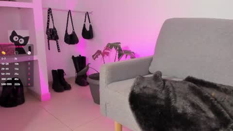 sophie  online show from 07-18-26, 07:17