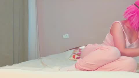 Snapshot of sophiechan69 chatting on 04-05-26, 04:15 ShopieChan69 online show from 04-05-26, 04:15