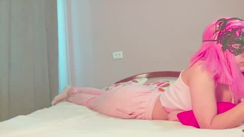 Snapshot of sophiechan69 chatting on 05-11-26, 12:00 ShopieChan69 online show from 05-11-26, 12:00