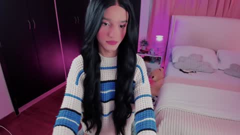 Snapshot of sophiecornett chatting on 12-05-24, 12:11 online show from 12-05-24, 12:11