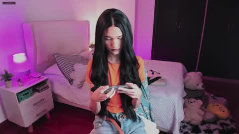 Snapshot of sophiecornett chatting on 09-10-25, 02:00 online show from 09-10-25, 02:00