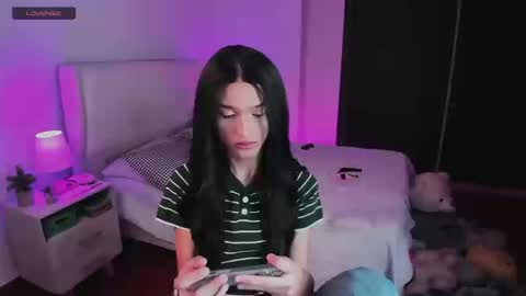 Snapshot of sophiecornett chatting on 09-12-25, 01:38 online show from 09-12-25, 01:38