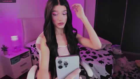 Snapshot of sophiecornett chatting on 11-07-25, 06:57 online show from 11-07-25, 06:57