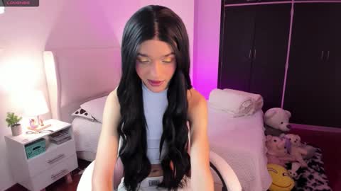 Snapshot of sophiecornett chatting on 11-26-25, 01:56 online show from 11-26-25, 01:56