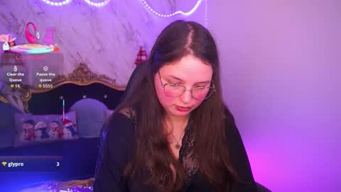 sophieedreams online show from 12-21-25, 02:46