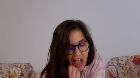 Snapshot of sophieerain chatting on 10-10-25, 01:43 Sophie Rain online show from 10-10-25, 01:43