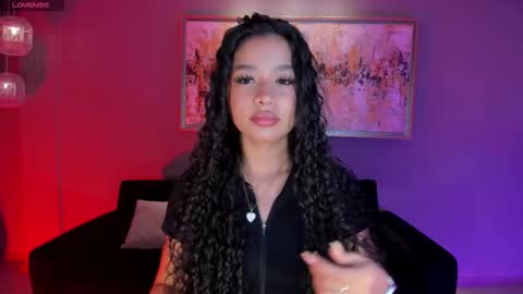 Sophie Houston online show from 11-26-25, 04:24