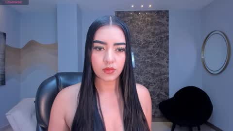 Sophie online show from 12-18-25, 04:07