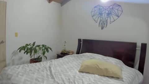 Sophia online show from 12-15-24, 11:42