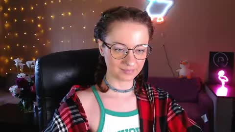 Snapshot of sophieleroux chatting on 05-26-26, 10:22 sophieleroux online show from 05-26-26, 10:22