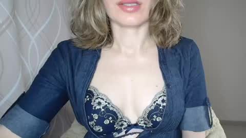 Sophiemisss online show from 05-21-26, 06:20