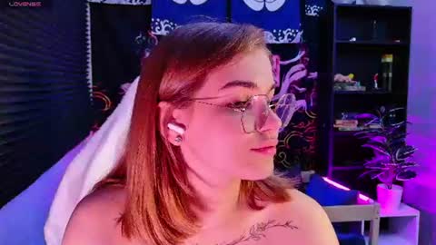 Snapshot of sophiemure chatting on 07-20-26, 08:11 Sophie online show from 07-20-26, 08:11