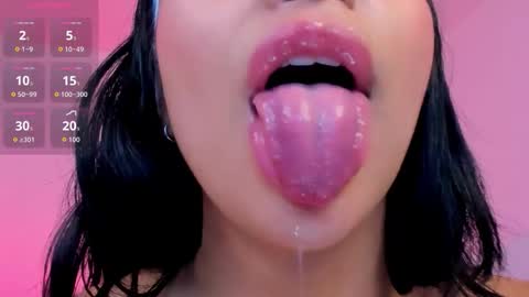 Snapshot of sophierooy chatting on 11-14-25, 08:29 sophierooy online show from 11-14-25, 08:29