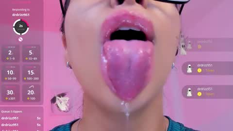 Snapshot of sophierooy chatting on 11-19-25, 04:07 sophierooy online show from 11-19-25, 04:07