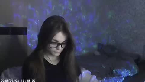 Snapshot of sophiesuvi chatting on 02-01-25, 09:29 Sophie and my bestie Mandy online show from 02-01-25, 09:29