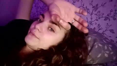 Snapshot of sophiesuvi chatting on 02-08-25, 03:00 Sophie and my bestie Mandy online show from 02-08-25, 03:00