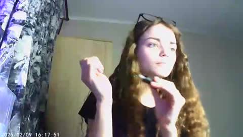 Snapshot of sophiesuvi chatting on 02-08-25, 06:01 Sophie and my bestie Mandy online show from 02-08-25, 06:01