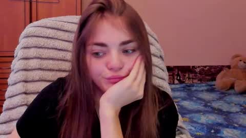 Snapshot of sophiesuvi chatting on 11-10-25, 09:41 Sophie and my bestie Mandy online show from 11-10-25, 09:41