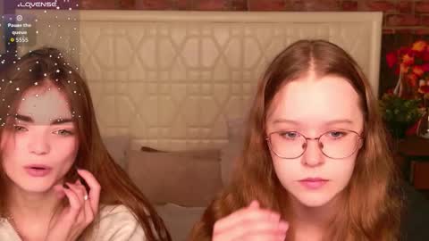 Snapshot of sophiesuvi chatting on 11-23-25, 01:11 Sophie and my bestie Mandy online show from 11-23-25, 01:11