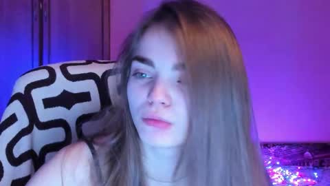 Snapshot of sophiesuvi chatting on 01-10-26, 01:24 Sophie and my bestie Mandy online show from 01-10-26, 01:24