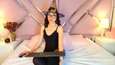 sophievelle online show from 10-10-25, 01:10