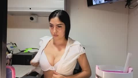 Snapshot of sophiie_blakee chatting on 04-09-26, 12:21 Sophiee online show from 04-09-26, 12:21