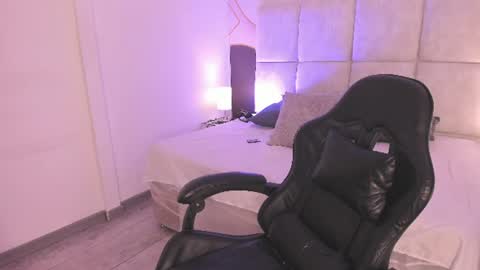 sophiie_rosee online show from 06-17-26, 07:15