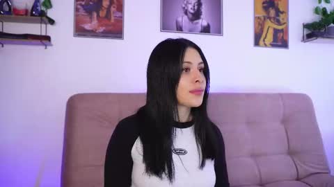 Snapshot of sophiiecums chatting on 11-20-25, 11:43 Sophiie online show from 11-20-25, 11:43