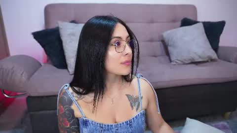 Snapshot of sophiiecums chatting on 07-11-26, 03:53 Sophiie online show from 07-11-26, 03:53