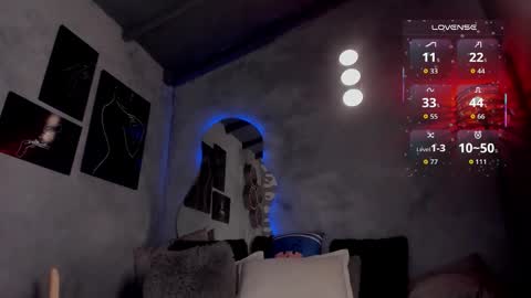 Snapshot of sophiierobertss_ chatting on 09-30-25, 02:16 Dani online show from 09-30-25, 02:16