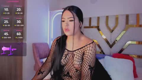 Snapshot of sophy_champagne chatting on 10-20-25, 12:22 sophy online show from 10-20-25, 12:22