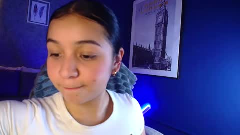 Snapshot of sophyadams_ chatting on 02-25-26, 07:23 Sophy online show from 02-25-26, 07:23