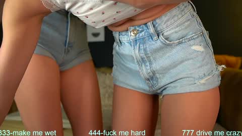 Snapshot of sophydiva chatting on 03-04-26, 06:19 Sophydiva online show from 03-04-26, 06:19