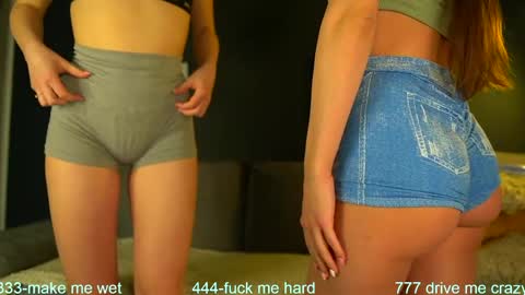 Snapshot of sophydiva chatting on 04-14-26, 05:24 Sophydiva online show from 04-14-26, 05:24