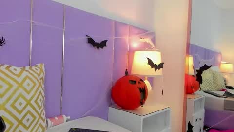 Sophy online show from 10-17-25, 11:57