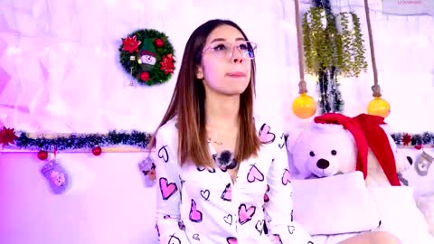 Sophie online show from 12-22-25, 12:24