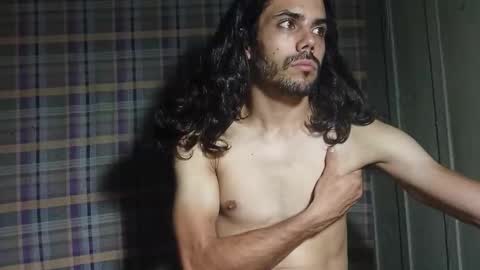 Snapshot of sordauq chatting on 11-05-25, 12:54 Siemaco online show from 11-05-25, 12:54