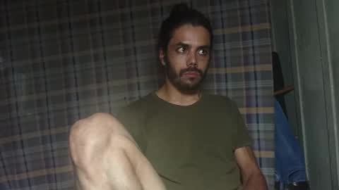 Snapshot of sordauq chatting on 11-17-25, 07:19 Siemaco online show from 11-17-25, 07:19